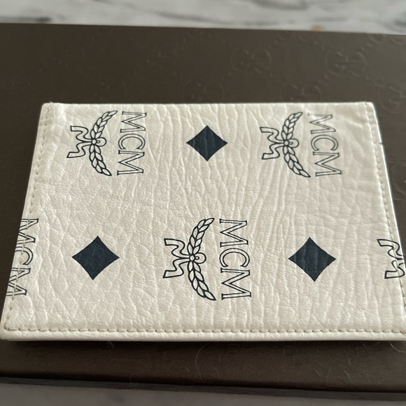 MCM card holder excellent condition - Picture 2 of 6